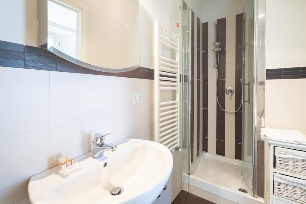 Small & Charming 1-Br Apt Флоренция Экстерьер фото