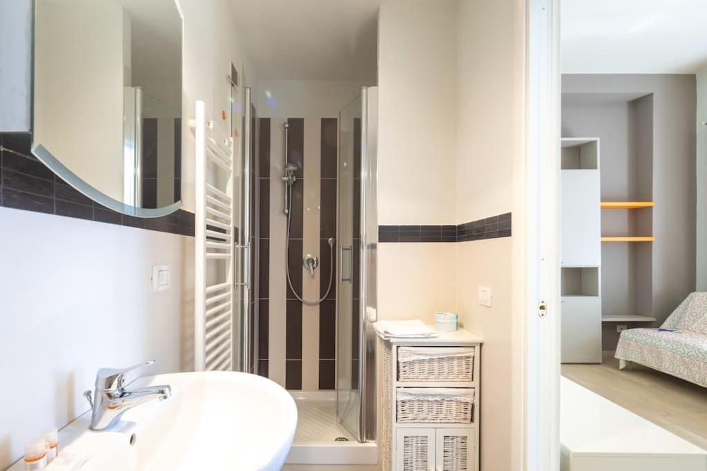 Small & Charming 1-Br Apt Флоренция Экстерьер фото