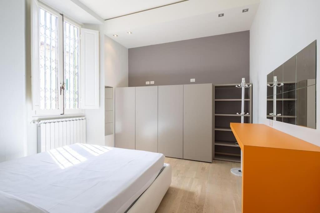 Small & Charming 1-Br Apt Флоренция Экстерьер фото